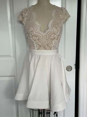 Luxxel White Lace Bodice Fit and Flare Mini Dress Size L